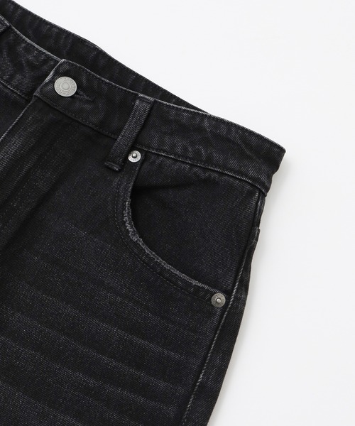 X-girl（エックスガール）の「FACE PATCH LOOSE FIT STRAIGHT PANTS（デニムパンツ・レディース・ブラック/インディゴブルー・S/M/XS）」の7枚目の写真