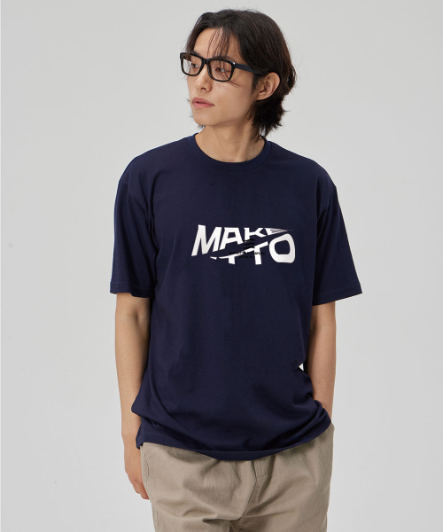 MAKEITTO（メイキット）の「[ACTIVE LETTERING]CREW NECK TEE_NAVY（Tシャツ/カットソー・メンズ・その他・M/L/XL/XXL）」の2枚目の写真