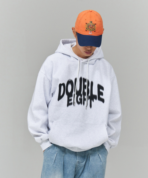 DOUBLE EIGHT（ダブルエイト）の「スプレーロゴフードパーカー（ホワイトメランジ）（パーカー・メンズ・ホワイト・FREE）」の3枚目の写真