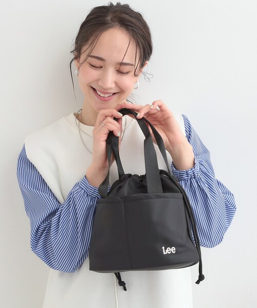 Lee(リー)の「【Lee別注/撥水】巾着ショルダーバッグ(ショルダーバッグ・レディース・グレー/ブラック/ナチュラル/ピンク系/アイボリー系7/ピンク系1・00)」の2枚目の写真