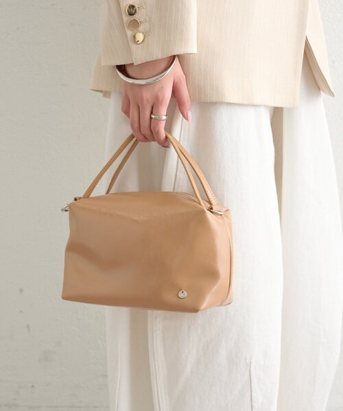 mystic(ミスティック)の「チャーム付きダブルハンドルミニBAG(ハンドバッグ・レディース・キャメル/ブラック・ONE SIZE)」の8枚目の写真