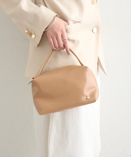 mystic(ミスティック)の「チャーム付きダブルハンドルミニBAG(ハンドバッグ・レディース・キャメル/ブラック・ONE SIZE)」の7枚目の写真