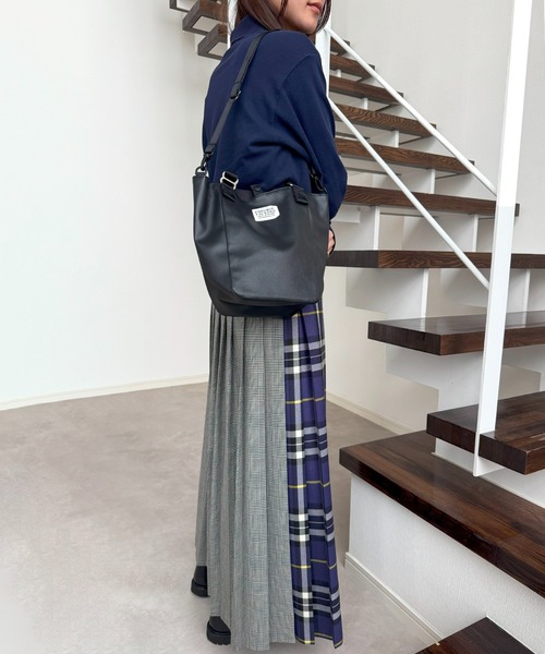 FREDRIK PACKERS(フレドリックパッカーズ)の「【FREDRIK PACKERS】EC限定 MISSION TOTE XS ECO LEATHER limited/ショルダーバッグ/ミニショルダー/ミニトート/手提げ(ショルダーバッグ・レディース・ブラック・FREE)」の8枚目の写真