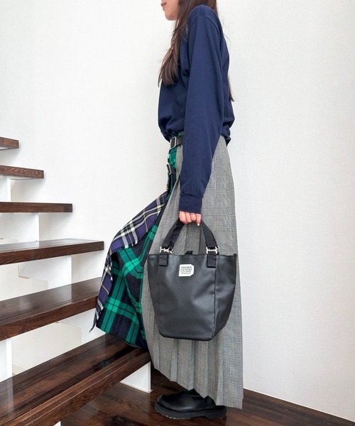 FREDRIK PACKERS(フレドリックパッカーズ)の「【FREDRIK PACKERS】EC限定 MISSION TOTE XS ECO LEATHER limited/ショルダーバッグ/ミニショルダー/ミニトート/手提げ(ショルダーバッグ・レディース・ブラック・FREE)」の9枚目の写真