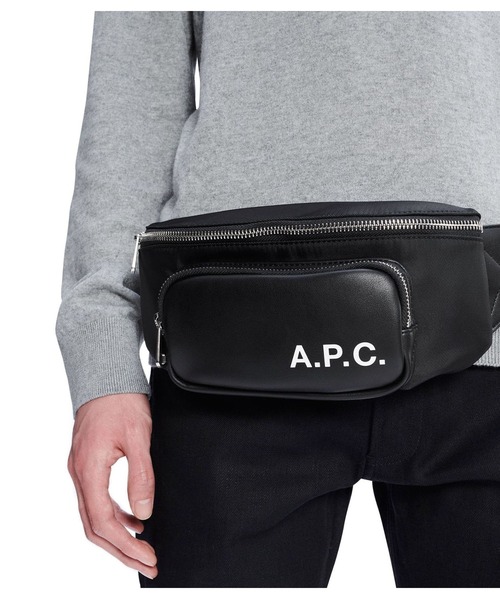 A.P.C.（アーペーセー）の「BANANE CAMDEN（ショルダーバッグ・メンズ・ブラック・ONESIZE）」の8枚目の写真