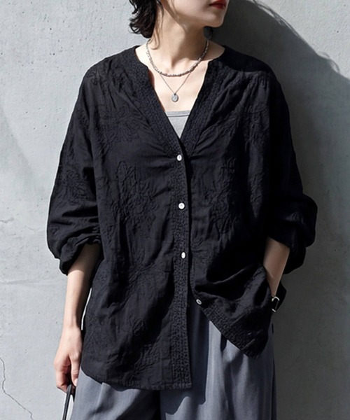 antiqua(アンティカ)の「刺繍 シアーシャツ カーディガン(カーディガン/ボレロ・レディース・ホワイト/ブラック・ONESIZE)」の2枚目の写真