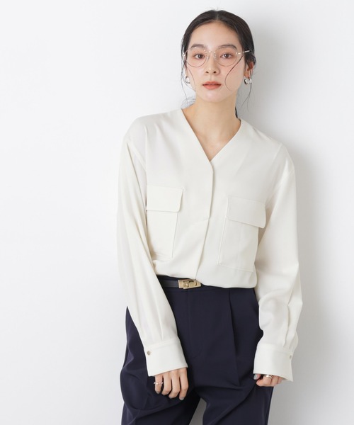 NANO universe（ナノユニバース）の「スキッパーポケットブラウス（シャツ/ブラウス・レディース・ピンクベージュ/オフホワイト/ネイビー・M/S）」の2枚目の写真