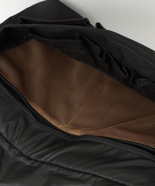 Carhartt(カーハート)の「【T17】【CARHARTT/カーハート】MESSENGER BAG(メッセンジャーバッグ・メンズ・オリーブドラブ/ブラック・FREE)」の5枚目の写真
