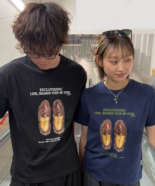 FFEIN(フェイン)の「【FFEIN(フェイン)】シューズグラフィックショート丈Tシャツ / Tシャツ クルーネック 半袖 プリント 革靴【短丈】(Tシャツ/カットソー・メンズ・ブラック/ネイビー/ホワイト・MEDIUM/SMALL/LARGE)」の5枚目の写真