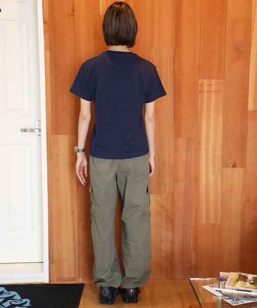 FFEIN(フェイン)の「【FFEIN(フェイン)】シューズグラフィックショート丈Tシャツ / Tシャツ クルーネック 半袖 プリント 革靴【短丈】(Tシャツ/カットソー・メンズ・ブラック/ネイビー/ホワイト・MEDIUM/SMALL/LARGE)」の19枚目の写真