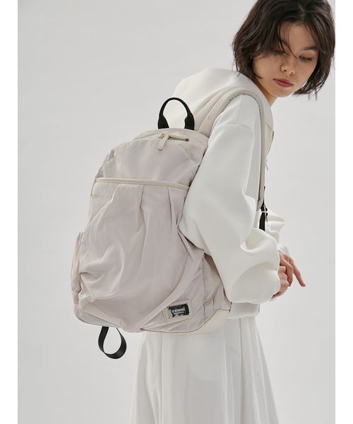 emmi(エミ)の「eco レザーミックスバックパック/撥水(バックパック/リュック・レディース・レッド/オリーブ/ブラック/アイボリー/ネイビー・F)」の6枚目の写真