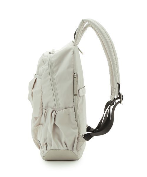 emmi(エミ)の「eco レザーミックスバックパック/撥水(バックパック/リュック・レディース・レッド/オリーブ/ブラック/アイボリー/ネイビー・F)」の12枚目の写真