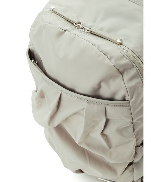 emmi(エミ)の「eco レザーミックスバックパック/撥水(バックパック/リュック・レディース・レッド/オリーブ/ブラック/アイボリー/ネイビー・F)」の19枚目の写真