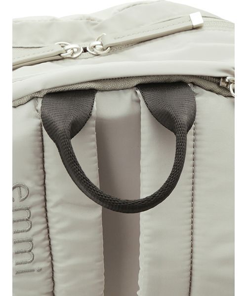 emmi(エミ)の「eco レザーミックスバックパック/撥水(バックパック/リュック・レディース・レッド/オリーブ/ブラック/アイボリー/ネイビー・F)」の22枚目の写真