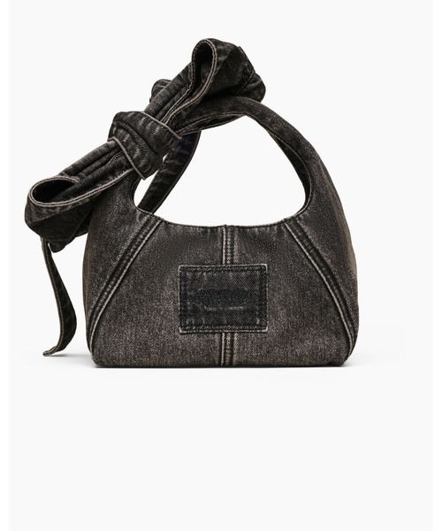 MARC JACOBS(マークジェイコブス)の「THE BOW DENIM SACK BAG MINI/ザ ボウ デニム サック バッグ ミニ(ショルダーバッグ・レディース・ブラック系その他・ONE SIZE)」の3枚目の写真