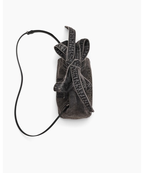 MARC JACOBS(マークジェイコブス)の「THE BOW DENIM SACK BAG MINI/ザ ボウ デニム サック バッグ ミニ(ショルダーバッグ・レディース・ブラック系その他・ONE SIZE)」の6枚目の写真