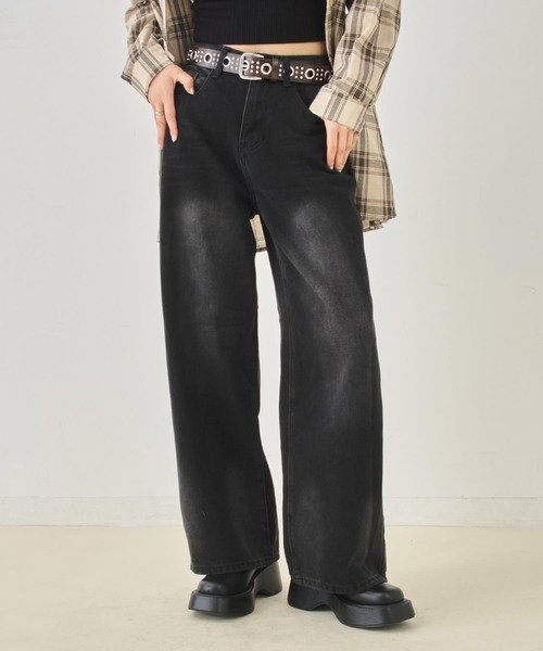 ANAP(アナップ)の「ウィンテージ加工 バック カーゴポケット ワイド デニム パンツ(デニムパンツ・レディース・ブラック/ブルー・S/M)」の3枚目の写真