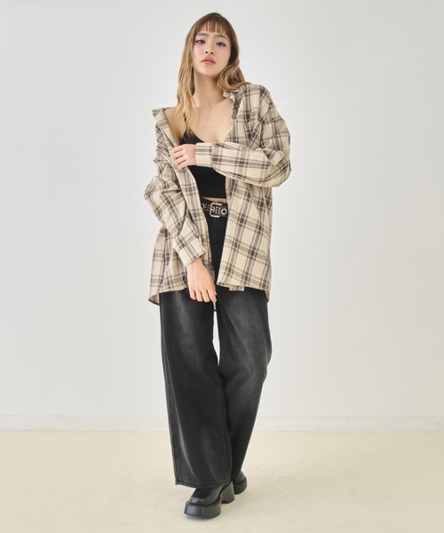 ANAP(アナップ)の「ウィンテージ加工 バック カーゴポケット ワイド デニム パンツ(デニムパンツ・レディース・ブラック/ブルー・S/M)」の5枚目の写真