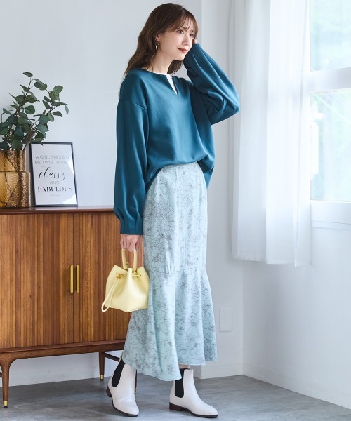 SMILE LAND（スマイルランド）の「＜大きいサイズ＞ゆるシルエットダンボールニットキーネックプルオーバー（Tシャツ/カットソー・レディース・チャコールグレー/ターコイズブルー系/アイボリー・5L～6L/3L～4L/L～LL）」の6枚目の写真