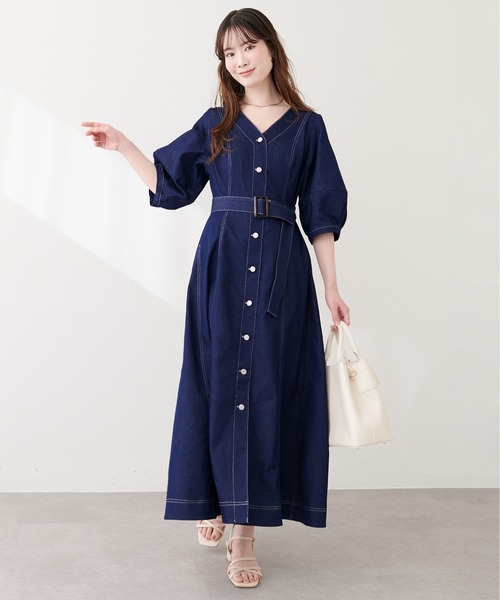 natural couture(ナチュラルクチュール)の「ストレッチデニムベルト付きワンピース(ワンピース・レディース・ブルー/サックスブルー・FREE)」の18枚目の写真