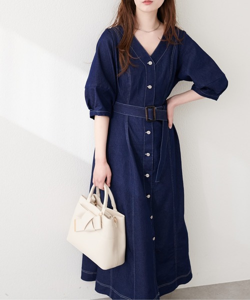 natural couture(ナチュラルクチュール)の「ストレッチデニムベルト付きワンピース(ワンピース・レディース・ブルー/サックスブルー・FREE)」の20枚目の写真