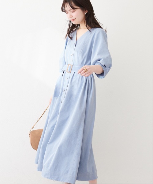 natural couture(ナチュラルクチュール)の「ストレッチデニムベルト付きワンピース(ワンピース・レディース・ブルー/サックスブルー・FREE)」の11枚目の写真