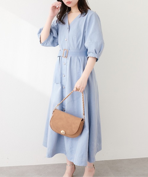 natural couture(ナチュラルクチュール)の「ストレッチデニムベルト付きワンピース(ワンピース・レディース・ブルー/サックスブルー・FREE)」の14枚目の写真