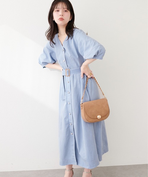 natural couture(ナチュラルクチュール)の「ストレッチデニムベルト付きワンピース(ワンピース・レディース・ブルー/サックスブルー・FREE)」の15枚目の写真