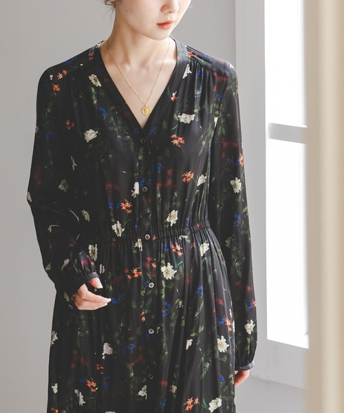 Noble（ノーブル）の「フラワープリントVネックロングワンピース（ワンピース・レディース・ブラック・FREE）」の5枚目の写真