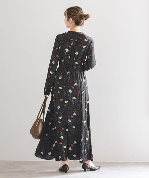 Noble（ノーブル）の「フラワープリントVネックロングワンピース（ワンピース・レディース・ブラック・FREE）」の7枚目の写真