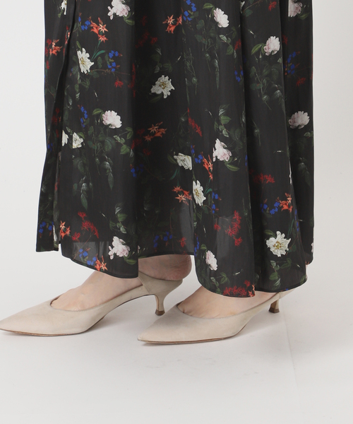 Noble（ノーブル）の「フラワープリントVネックロングワンピース（ワンピース・レディース・ブラック・FREE）」の17枚目の写真