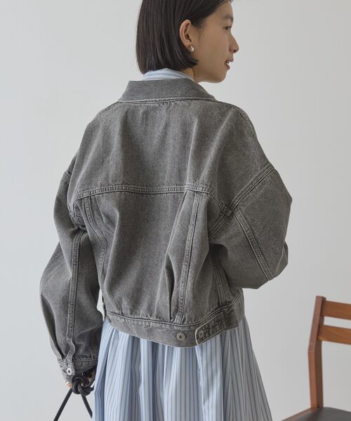 AMERICAN HOLIC(アメリカンホリック)の「ショート丈デニムジャケット(デニムジャケット・レディース・グレー/ワンウォッシュ/ライトインディゴブルー・M)」の16枚目の写真