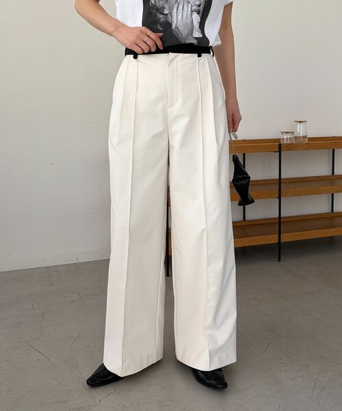 CAPRICIEUX LE'MAGE(カプリシューレマージュ)の「〈C.L〉バイカラーウエストパンツ(その他パンツ・レディース・ホワイト/ブラック/ベージュ・38/36)」の4枚目の写真