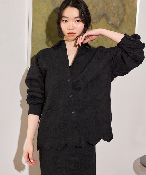 mysty woman(ミスティウーマン)の「パッチワークレースシャツLS 659797(シャツ/ブラウス・レディース・ブラック/オフホワイト・FREE)」の1枚目の写真