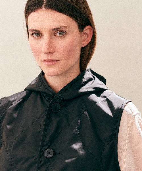 LAVENHAM（ラベンハム）の「Unwadded Barton Womens / アンワディッド バートン ウィメンズ（ベスト・レディース・ダークブラック/ベージュ系その他5・8/10/12）」の19枚目の写真