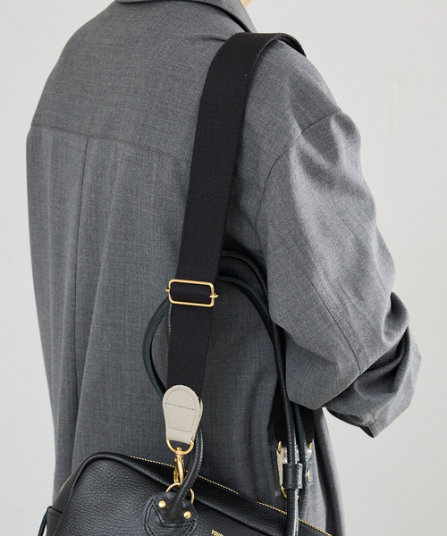 IENA（イエナ）の「《WEB限定》YOUNG&OLSEN SHOULDER STRAP ストラップ YO2601-GD012（その他小物・レディース・ブラック/ベージュ・FREE）」の3枚目の写真