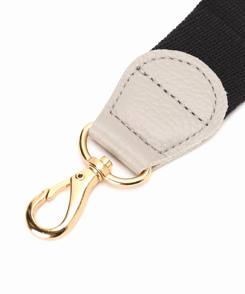 IENA（イエナ）の「《WEB限定》YOUNG&OLSEN SHOULDER STRAP ストラップ YO2601-GD012（その他小物・レディース・ブラック/ベージュ・FREE）」の11枚目の写真