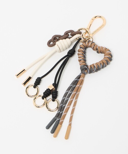 VIOLAd'ORO（ヴィオラドーロ）の「＜VIOLAd’ORO＞コード ハート バッグチャーム（キーケース/キーアクセサリー・レディース・ダークグレー/ブラウン系・FREE）」の6枚目の写真