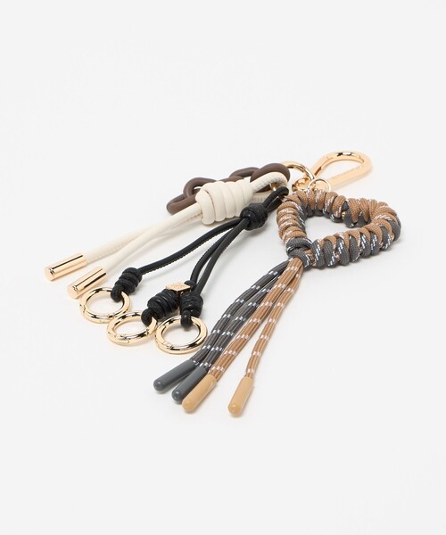 VIOLAd'ORO（ヴィオラドーロ）の「＜VIOLAd’ORO＞コード ハート バッグチャーム（キーケース/キーアクセサリー・レディース・ダークグレー/ブラウン系・FREE）」の7枚目の写真