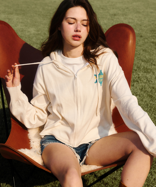 ERER(エルエル)の「Hooded Knit Zip-Up Ivory(パーカー・レディース・アイボリー・F)」の3枚目の写真