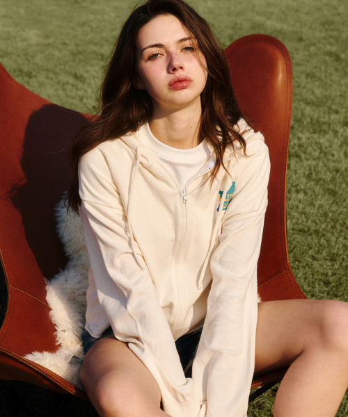 ERER(エルエル)の「Hooded Knit Zip-Up Ivory(パーカー・レディース・アイボリー・F)」の4枚目の写真