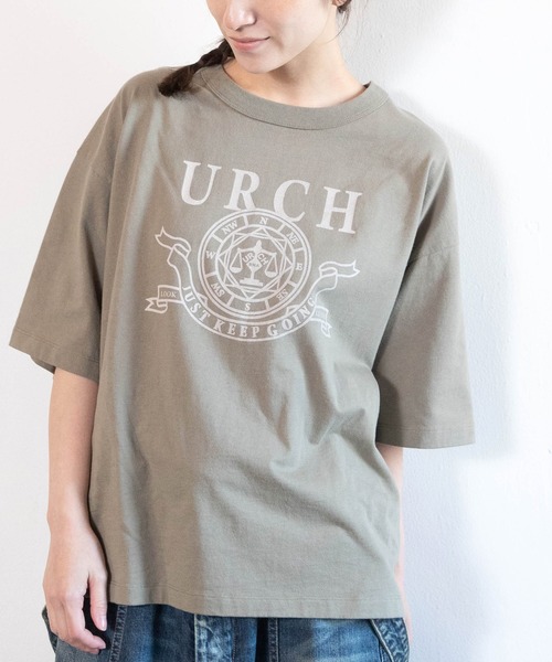 URCH RNA（アーチ アールエヌエー）の「M2604 マエニムカッテススムプリント半T（Tシャツ/カットソー・レディース・グレー/オリーブ/アイボリー・FREE）」の3枚目の写真