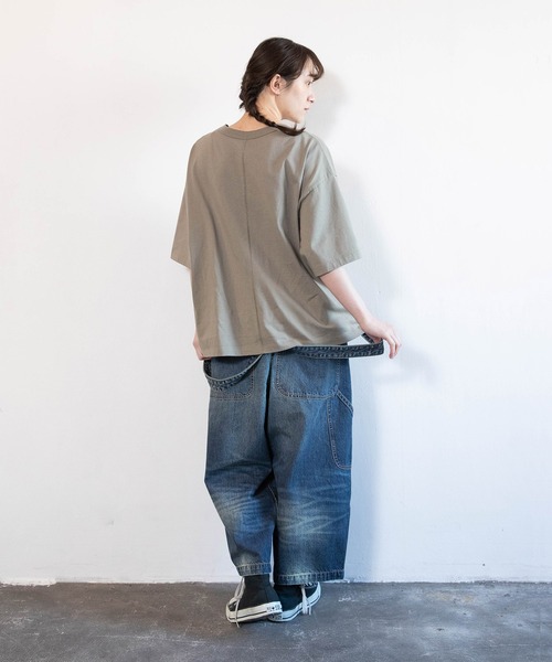 URCH RNA（アーチ アールエヌエー）の「M2604 マエニムカッテススムプリント半T（Tシャツ/カットソー・レディース・グレー/オリーブ/アイボリー・FREE）」の20枚目の写真