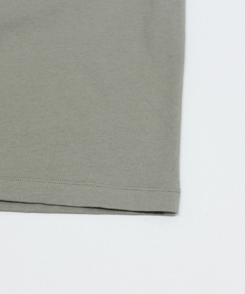 URCH RNA（アーチ アールエヌエー）の「M2604 マエニムカッテススムプリント半T（Tシャツ/カットソー・レディース・グレー/オリーブ/アイボリー・FREE）」の22枚目の写真