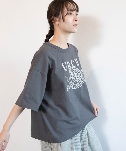 URCH RNA（アーチ アールエヌエー）の「M2604 マエニムカッテススムプリント半T（Tシャツ/カットソー・レディース・グレー/オリーブ/アイボリー・FREE）」の6枚目の写真