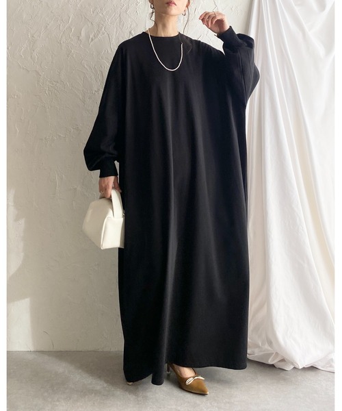 She's Closet(シーズクローゼット)の「長袖 オーバーサイズ ドルマンスリーブ ボリューム ロングTシャツワンピース(ワンピース・レディース・アイボリー/ブラック/杢グレー・FREE)」の4枚目の写真