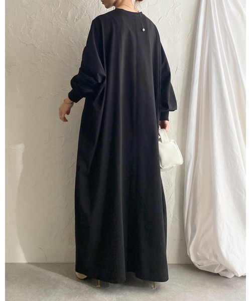 She's Closet(シーズクローゼット)の「長袖 オーバーサイズ ドルマンスリーブ ボリューム ロングTシャツワンピース(ワンピース・レディース・アイボリー/ブラック/杢グレー・FREE)」の5枚目の写真