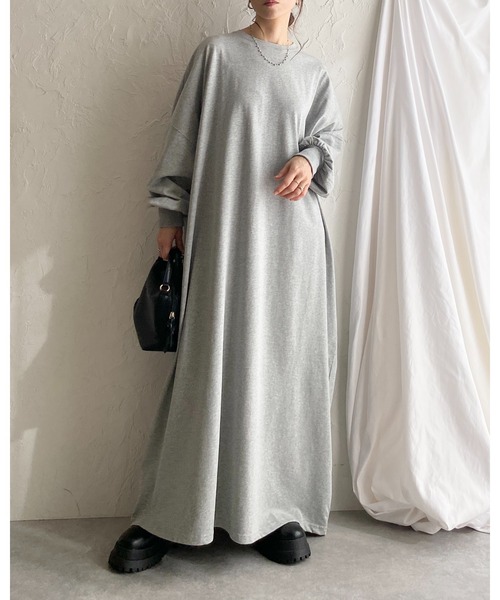 She's Closet(シーズクローゼット)の「長袖 オーバーサイズ ドルマンスリーブ ボリューム ロングTシャツワンピース(ワンピース・レディース・アイボリー/ブラック/杢グレー・FREE)」の11枚目の写真