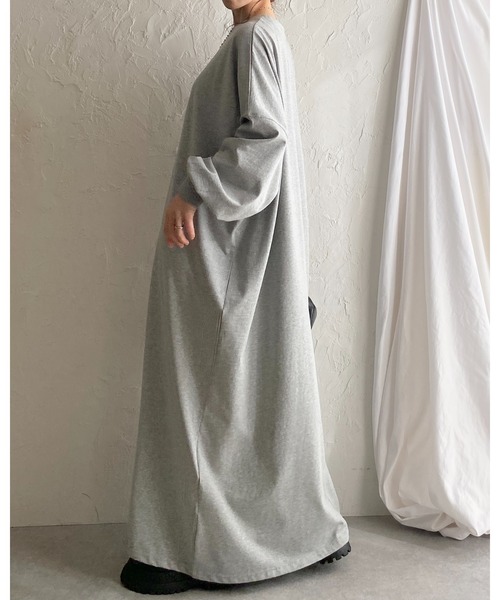 She's Closet(シーズクローゼット)の「長袖 オーバーサイズ ドルマンスリーブ ボリューム ロングTシャツワンピース(ワンピース・レディース・アイボリー/ブラック/杢グレー・FREE)」の12枚目の写真