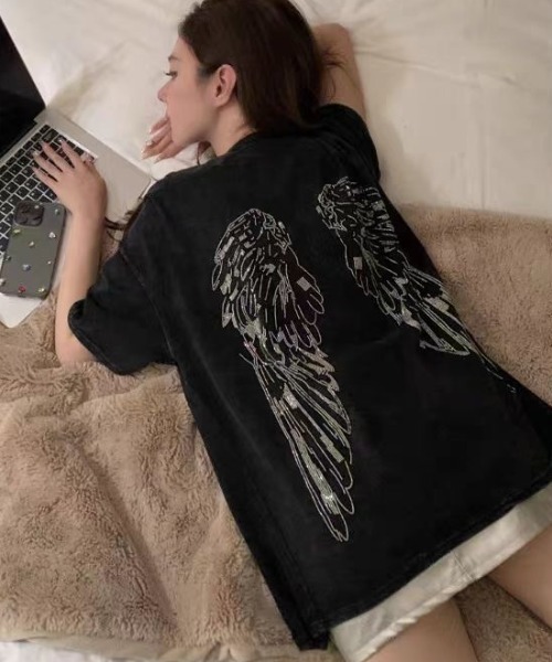 ViViDAY(ビビデー)の「バックラインストーン天使の羽 ビッグtシャツ(Tシャツ/カットソー・レディース・ダークグレー・M)」の5枚目の写真